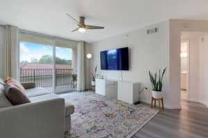 1111 Villa Circle, Boynton Beach, FL 33435 Sold 03/04/24