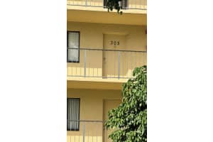 2828 Tennis Club Drive 305, West Palm Beach, FL 33417 Sold 01/09/24