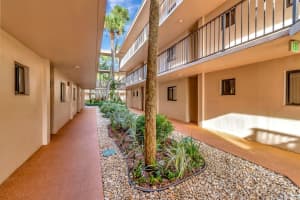 5250 Las Verdes Circle 206, Delray Beach, FL 33484 Sold 04/17/24