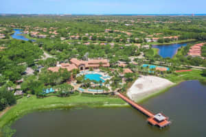 492 Leaf Drive, Palm Beach Gardens, FL 33410 Sold 01/16/24