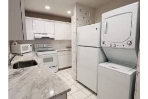 1421 NW 19th Terrace 102, Delray Beach, FL 33445 Sold 09/25/24