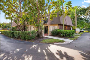 701 Miramar Lane, Palm Beach Gardens, FL 33410 Sold 03/22/24