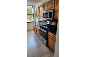 950 Lavers Circle F211, Delray Beach, FL 33444 Sold 01/12/24