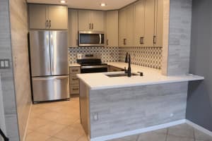 9570 SW 3rd Street, Pembroke Pines, FL 33025 Sold 02/02/24