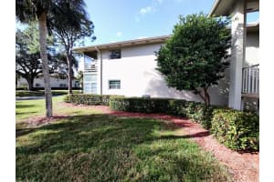 29 Lake Vista Trail 103, Port St Lucie, FL 34952 Sold 03/08/24
