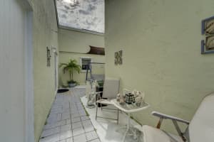 10362 Oliver Ln, Royal Palm Beach, FL 33411 Sold 04/17/24