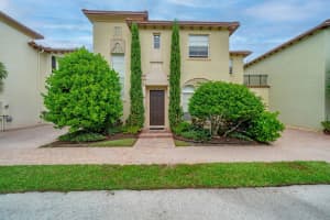 129 Via Poinciana Lane, Boca Raton, FL 33487 Sold 04/03/24