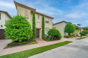 129 Via Poinciana Lane, Boca Raton, FL 33487 Sold 04/03/24