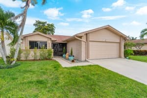 7 Fawlkland Circle, Boynton Beach, FL 33426 Sold 02/29/24