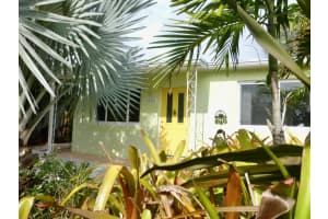 831 Biscayne Drive, West Palm Beach, FL 33401 Sold 04/03/24