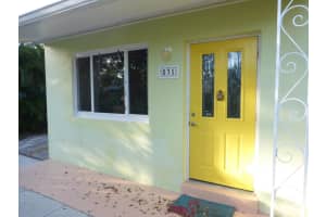 831 Biscayne Drive, West Palm Beach, FL 33401 Sold 04/03/24