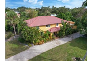 37 E High Point Road, Sewalls Point, FL 34996 Sold 08/05/24