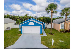 5 Bentwater Circle, Boynton Beach, FL 33426 Sold 03/05/24