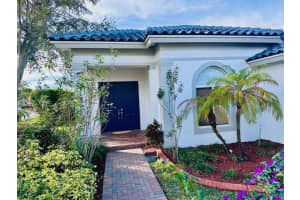 117 Bella Vista Way, Royal Palm Beach, FL 33411 Sold 02/08/24
