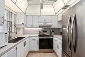 2600 SE Ocean Boulevard Z-9, Stuart, FL 34996 Sold 11/19/24