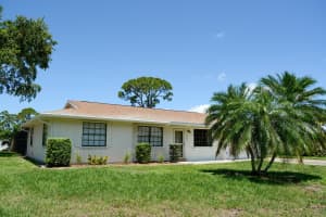 365 17th Avenue, Vero Beach, FL 32962 Sold 02/14/24