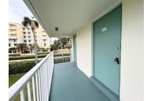 620 Horizons W 201, Boynton Beach, FL 33435 Sold 01/30/24