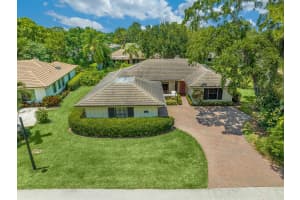 128 Prestwick Circle, Vero Beach, FL 32967 Sold 04/24/24