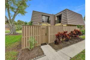 1423 14th Court, Palm Beach Gardens, FL 33410 Sold 02/06/24