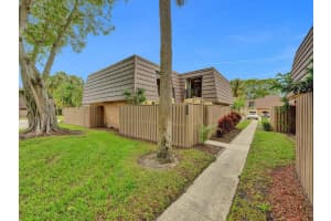 1423 14th Court, Palm Beach Gardens, FL 33410 Sold 02/06/24