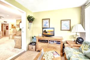 1105 Circle Terrace W A, Delray Beach, FL 33445 Sold 04/22/24