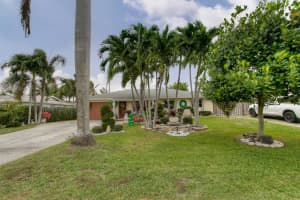 697 Mallard Drive, Delray Beach, FL 33444 Sold 04/08/24