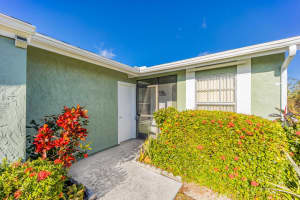 1427 SE Larkwood Circle, Port St Lucie, FL 34952 Sold 02/16/24