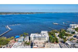 41 Sw Seminole Street 404, Stuart