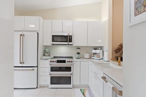 1025 Green Pine Boulevard D, West Palm Beach, FL 33409 Sold 02/29/24