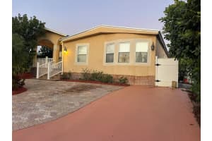 8287 SE Swan Avenue, Hobe Sound, FL 33455 Sold 05/23/25