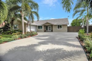 5040 King Arthur Avenue, Davie, FL 33331 Sold 01/30/24