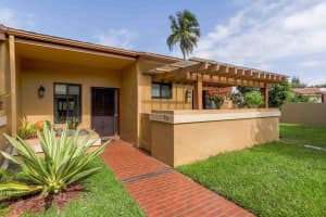 977 NW 79th Terrace, Plantation, FL 33324 Sold 01/31/24