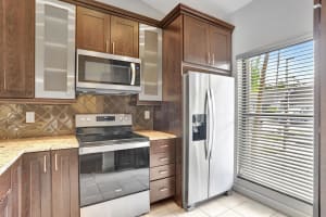 3068 S Oakland Forest Drive 804, Oakland Park, FL 33309 Sold 02/13/24