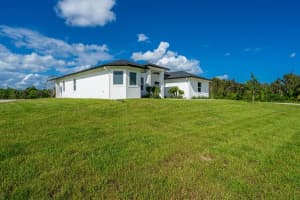 19921 Skyhawk Ln Lane, Loxahatchee, FL 33470 Sold 05/03/24