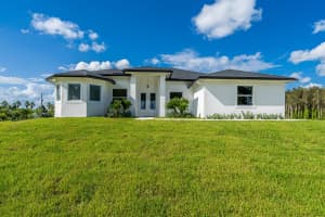 19921 Skyhawk Ln Lane, Loxahatchee, FL 33470 Sold 05/03/24