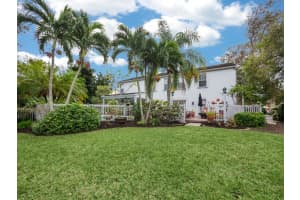 1005 Pine Lake Circle, Palm Beach Gardens, FL 33418 Sold 04/16/24