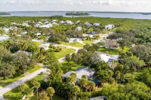 543 23rd Street SE, Vero Beach, FL 32962 Sold 06/06/24