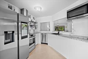 210 Par Drive, Royal Palm Beach, FL 33411 Sold 03/01/24