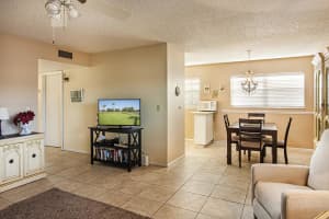 68 Royal Oak Court 106, Vero Beach, FL 32962 Sold 03/26/24