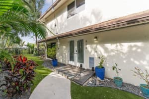 494 SW 28th Avenue, Delray Beach, FL 33445 Sold 02/20/24