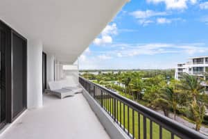 2660 S Ocean Boulevard 402, Palm Beach, FL 33480 Sold 04/19/24