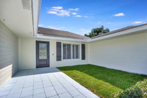 21 SE Paddock Circle, Tequesta, FL 33469 Sold 03/26/24