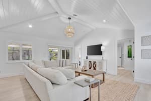 21 SE Paddock Circle, Tequesta, FL 33469 Sold 03/26/24