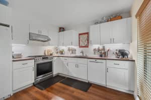 212 2nd Lane, Palm Beach Gardens, FL 33418 Sold 05/16/24