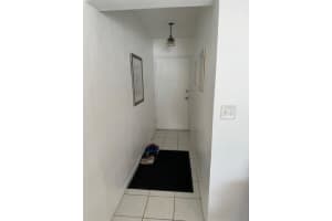 3220 NE 10th Street 10, Pompano Beach, FL 33062 Sold 04/01/24