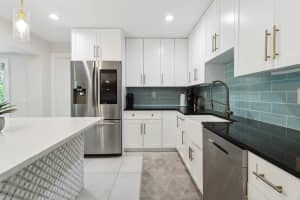 914 SW 27th Place, Boynton Beach, FL 33435 Sold 02/27/24