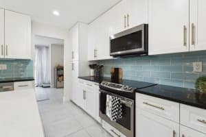 914 SW 27th Place, Boynton Beach, FL 33435 Sold 02/27/24