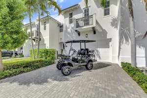 910 Hamilton Lane, Delray Beach, FL 33483 Sold 04/18/24