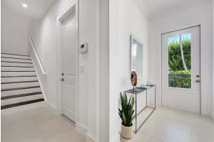 910 Hamilton Lane, Delray Beach, FL 33483 Sold 04/18/24