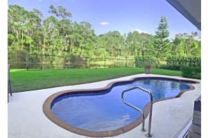 126 Cocoplum Circle, Royal Palm Beach, FL 33411 Sold 04/19/24